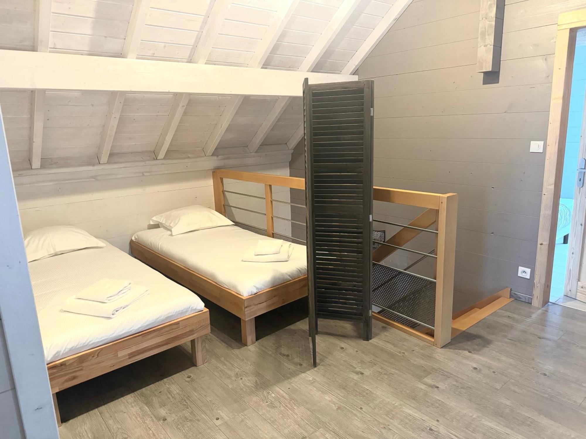 Gite De Mortagne, Chalet Avec Piscine - By Primo C0Nciergerie Gigny-sur-Saone Luaran gambar